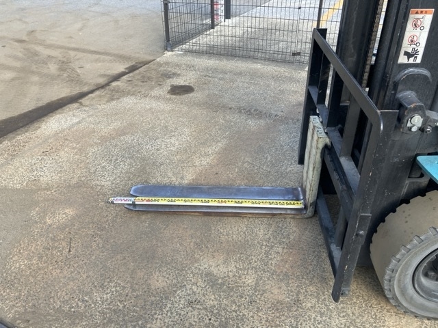 Xe nâng dầu Nhật Bãi 2.5T SUMITOMO model 11FD25PAXIII24D 18