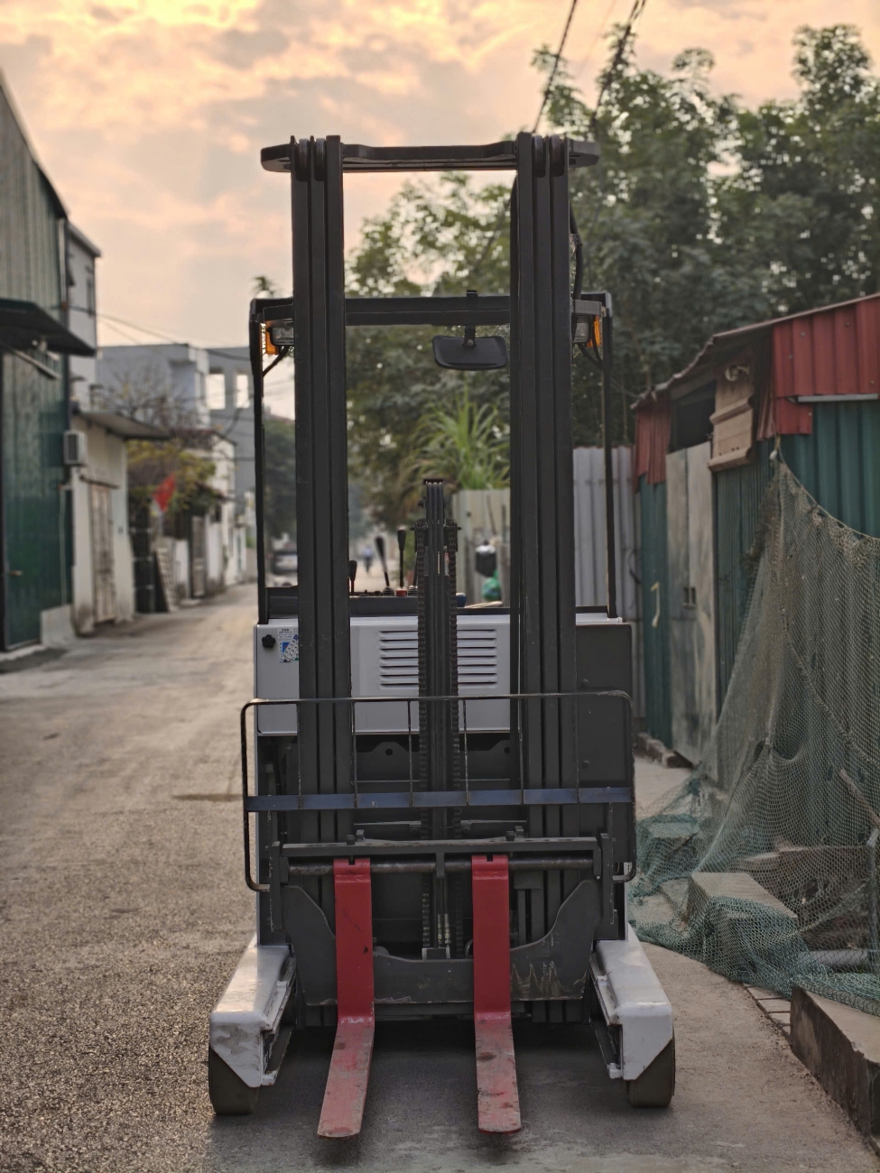 1. Xe nâng điện cũ đứng lái 1.5T NICHIYU FBRMAW15 SX 2020 3