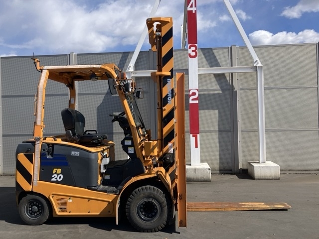 5. Xe nâng điện cũ ngồi lái 2.0T, KOMATSU FB20-125