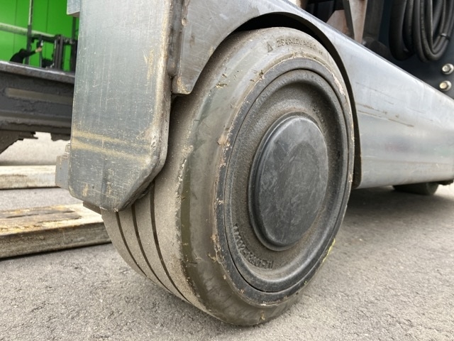 Xe nâng điện cũ đứng lái 1.5T TOYOTA 8FBR15 mã xe TV.E212-TS 4