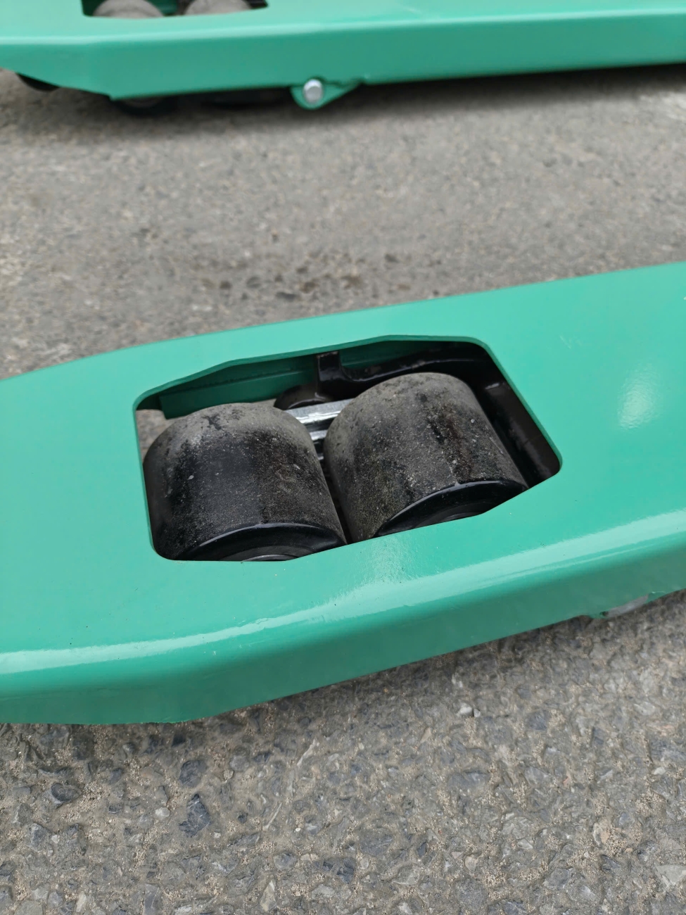 Xe nâng tay 2,5T; 3,0T; 3,5T; 5,0T hiệu Mitsubishi 6